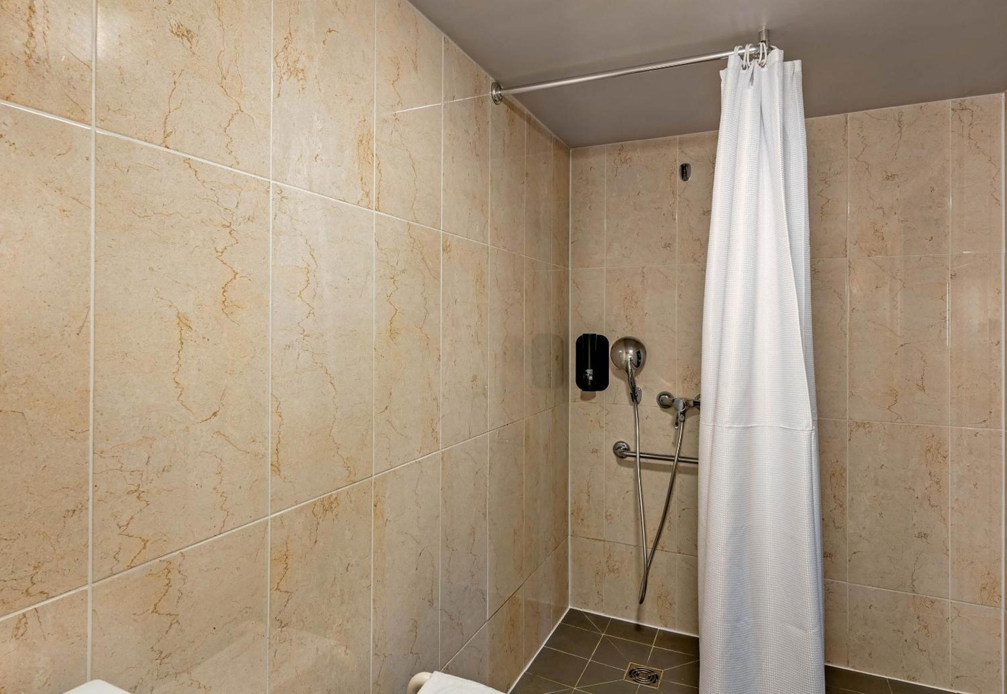 B&B Hotel Quimper Nord Douarnenez Exterior photo